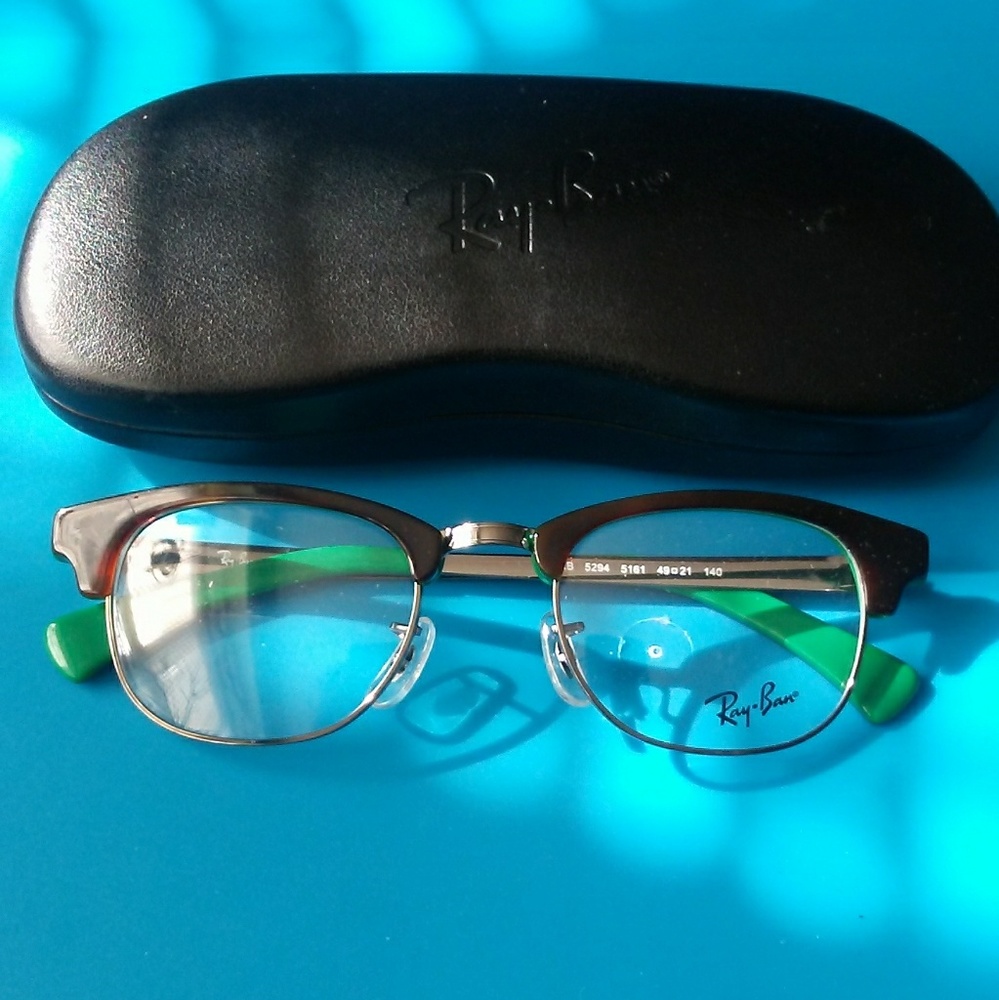 Ray-Ban